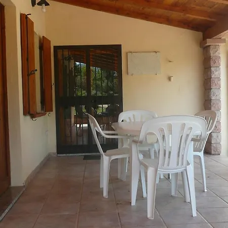 House 10' From The Sea, Ac, Garden, Parking, Wifi *